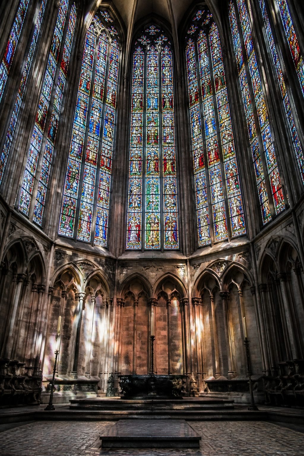 Beautiful Stained Glass Windows: 14 Sites That Changed Light Forever 7 Stained glass windows showing biblical miracles at Cologne Cathedral.